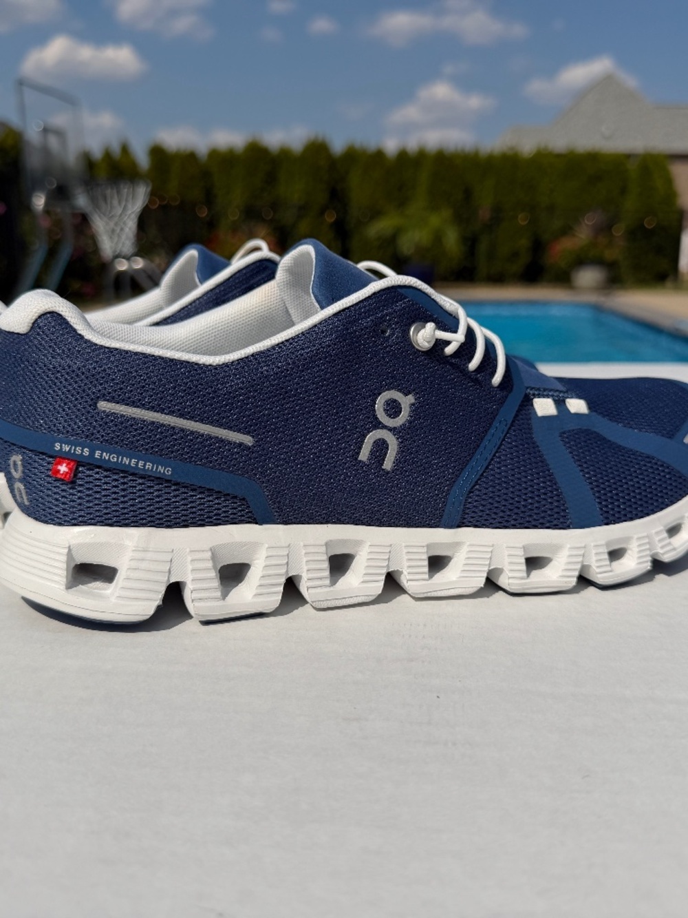 On Cloud 5 Women 10.5 Denim Navy White Running Sneakers NWOB